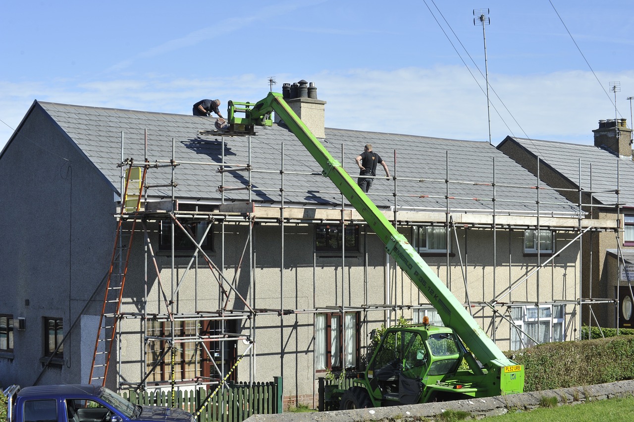 Emergency Roof Repairs: What to Do After a Storm – Best Concretes Contractors